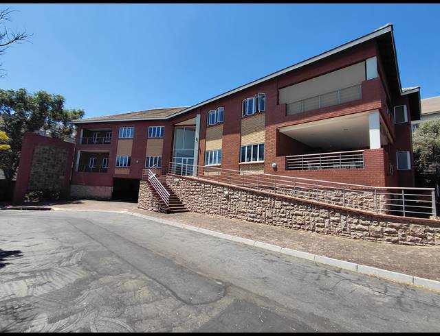 224M² OFFICE TO LET IN FOURWAYS